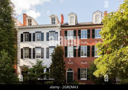 Washington DC - 13 août 2013 : architecture de l'ère fédérale. Cox's Row - groupe de cinq maisons fédérales, entre 3339 et 3327, rue N. Banque D'Images