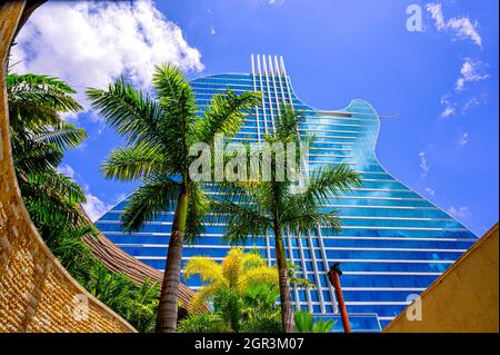 Le Seminole Hard Rock Hotel & Casino, le premier hôtel en forme de guitare au monde Banque D'Images