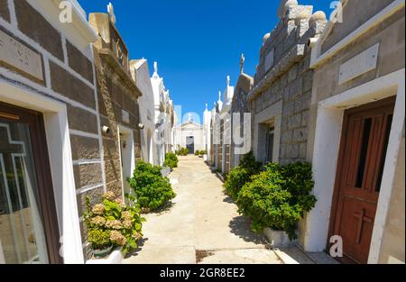 L'intérieur du cimetière marin de Bonifacio, Corse Banque D'Images