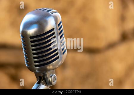 Microphone vintage sur support Banque D'Images