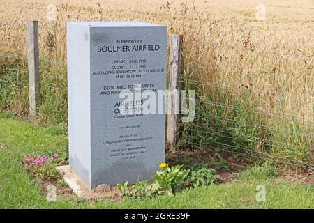 Pierre commémorative de l'aérodrome de Boulmer de la Seconde Guerre mondiale et de l'aérodrome de Decoy de Longoughton, Boulmer Banque D'Images
