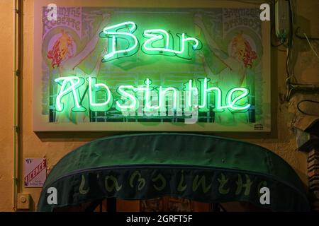 France, Alpes Maritimes, Antibes, vieille ville, cours Massena, Bar à absinthe Banque D'Images