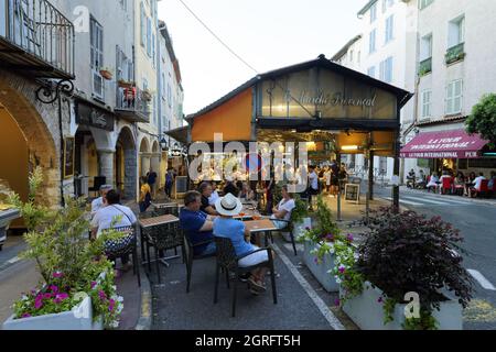 France, Alpes Maritimes, Antibes, vieille ville, marché couvert à Massena, Le Marche provencal Banque D'Images