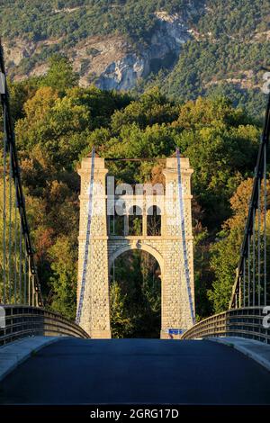 France, Ain, Groslee, pont suspendu sur le Rhône Banque D'Images