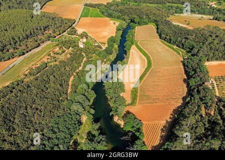 France, Var, Carces et le Thoronet, vignobles le long de la rivière l'Argens (vue aérienne) Banque D'Images