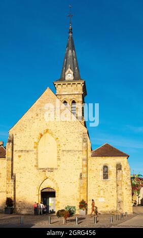 France, Yvelines, Parc régional de la haute Vallée de Chevreuse, Chevreuse, l'église Banque D'Images