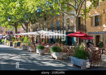 La France, Var, Tourtour, village dans le ciel, appelée Les Plus Beaux Villages de France ( Les Plus Beaux Villages de France) Banque D'Images