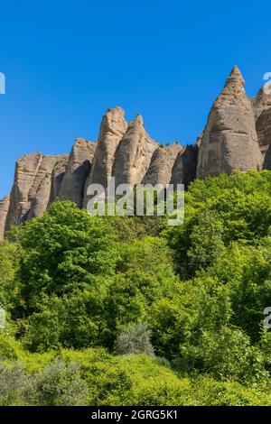 France, Alpes de Haute Provence, Les Mees, rochers des pénitents Banque D'Images