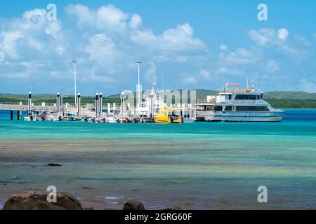 Vue sur l'estran et le quai principal à marée basse.Thursday Island, Torres Straits, Far North Queensland, Australie Banque D'Images
