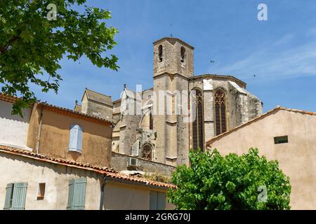 France, Var, Provence verte, Saint Maximin la Sainte Baume, Sainte Madeleine (St. Mary Magdalene), arrêt sur El Camino de Santiago Banque D'Images