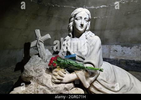 France, Var, Provence verte, Saint Maximin la Sainte Baume, Sainte Madeleine (St. Mary Magdalene), arrêt sur El Camino de Santiago, crypte Banque D'Images