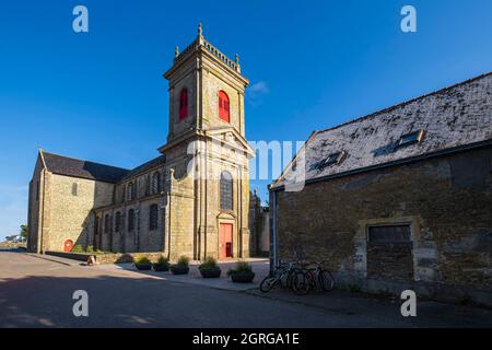 France, Morbihan, Golfe du Morbihan, péninsule de Rhuys, Saint-Gildas-de-Rhuys, Abbaye de Saint-Gildas de Rhuys Banque D'Images