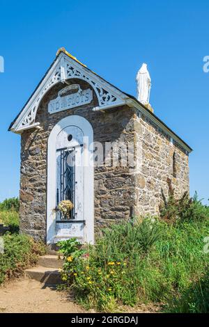 France, Ille-et-Vilaine, Saint-Malo, quartier de Rothéneuf, chapelle notre-Dame-des-Flots le long du sentier de randonnée ou du sentier de douane GR 34 Banque D'Images