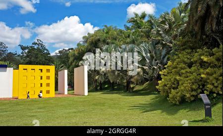 BRUMADINHO, MINAS GERAIS, BRÉSIL - 17 JANVIER 2018: Jardin tropical à l'Instituto Inhotim (Institut Inhotim) Banque D'Images