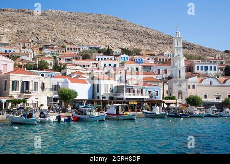 Port d'Emborio, île de Halki (Chalki), Groupe dodécanèse, Grèce Banque D'Images