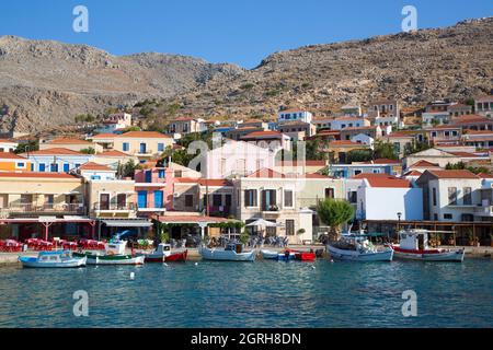 Port d'Emborio, île de Halki (Chalki), Groupe dodécanèse, Grèce Banque D'Images