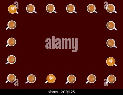 Cadre de café expresso mousseux motif sur fond brun chocolat Banque D'Images