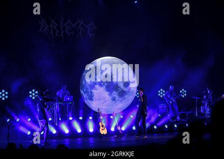 (9/27/2021) Arianna Del Ghiaccio aka Ariete, chanteuse-compositrice italienne en concert à la cavea de l'Auditorium Parco della Musica à Rome. Le très jeune musicien, à seulement vingt ans, était le chanteur de la publicité de Cornetto Algida 2021 et connu pour sa participation à 'X Factor' qui a marqué sa carrière en tant que chanteur de pop-auteur suivi par ses très jeunes fans. Un autre jeune musicien Tenth Sky ouvre le concert. (Photo de Daniela Franceschelli/Pacific Press/Sipa USA) Banque D'Images