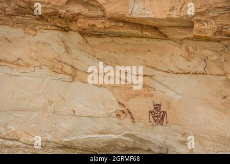 Gros plan des pétroglyphes sur le panneau Pictographe Temple Mountain Wash dans l'Utah. Banque D'Images