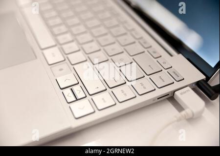 Clavier d'ordinateur, touches pc, entrée, entrée, touches rétroéclairées Banque D'Images