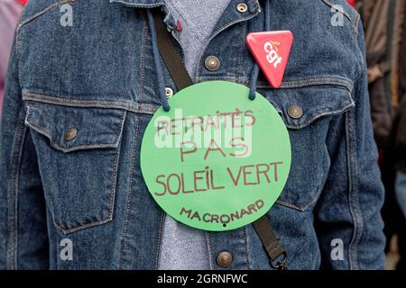 Paris, France. 1er octobre 2021. Rassemblement unitaire pour la mobilisation et l'action des retraités en vue d'une augmentation et d'une réévaluation immédiates des pensions. Banque D'Images