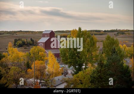 Big Valley (Alberta) - le 26 septembre 2021 : la ville de Bug Valley Alberta à l'automne. Banque D'Images