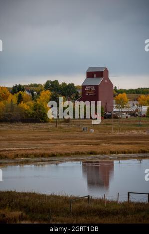 Big Valley (Alberta) - le 26 septembre 2021 : la ville de Bug Valley Alberta à l'automne. Banque D'Images