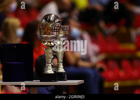 Busto Arsizio, Italie. 30 septembre 2021. Coupes de tournoi lors du match de volley Trofeo Mimmo Fusco 2021 entre UYBA Unet E-work Busto Arsizio et VBC Casalmaggiore à E-work Arena, Busto Arsizio, Italie le 30 septembre 2021 crédit: Independent photo Agency/Alay Live News Banque D'Images