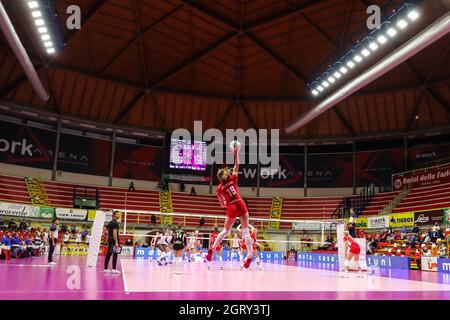 Busto Arsizio, Italie. 30 septembre 2021. E-work Arena View au Trofeo Mimmo Fusco 2021 volley-ball match entre UYBA Unet E-work Busto Arsizio et VBC Casalmaggiore à E-work Arena, Busto Arsizio, Italie le 30 septembre 2021 crédit: Independent photo Agency/Alay Live News Banque D'Images