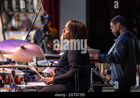 TERRI LYNE CARRINGTON + SOCIAL SCIENCE joue de la batterie avec son groupe au Monterey Jazz Festival 2021 Banque D'Images