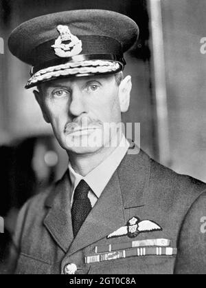 Le chef du commandement du chasseur pendant la bataille d'Angleterre, le maréchal en chef de l'air Sir Hugh Dowding, Banque D'Images