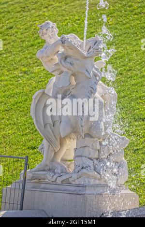 Statues en pierre dans les jardins du Belvédère à Vienne, Autriche Banque D'Images