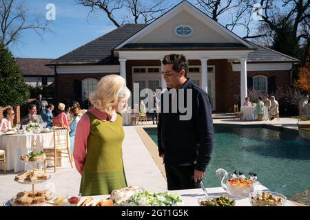 DATE DE SORTIE: 17 septembre 2021 TITRE: The Eyes of Tammy Faye STUDIO: Fox Searchlight Pictures DIRECTEUR: Michael Showalter PLOT: Un regard intime sur l'extraordinaire montée, la chute et la rédemption du téléchangéliste Tammy Faye Bakker. AVEC: MICHAEL SHOWALTER et JESSICA CHASTAIN sur le set. (Image de crédit : © Fox Searchlight Pictures/Entertainment Pictures) Banque D'Images