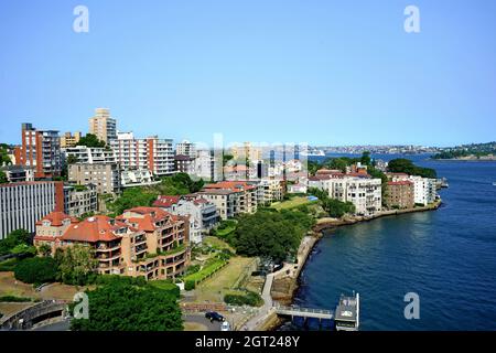 Vue sur kirribilli, une banlieue de Sydney, depuis Harbour Bridge. Banque D'Images