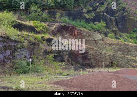 Le Croscat est un volcan qui est situé dans le nord-ouest de la municipalité de Santa Pau, dans la région de la Garroxa à Gerona, Catalogne, Espagne Banque D'Images