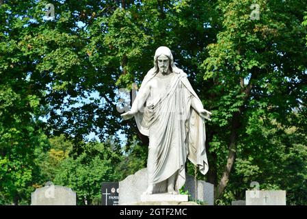 Vienne, Autriche. Le cimetière central de Vienne. Statue en pierre au cimetière central Banque D'Images