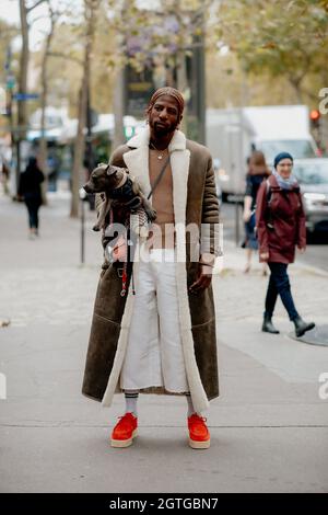 Paris, France. 1er octobre 2021. Street style, Ichon arrivant au spectacle Loewe Spring Summer 2022, tenu à Garde Republicaine, Paris, France, on Ocotber 1er, 2021. Photo de Marie-Paola Bertrand-Hillion/ABACAPRESS.COM crédit: Abaca Press/Alay Live News Banque D'Images