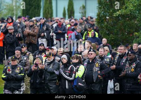 Les motards assistent au Ride to the Wall annuel, pour montrer leur soutien aux forces armées, à l'Arboretum du Mémorial national, Staffordshire. Date de la photo: Samedi 2 octobre 2021. Banque D'Images