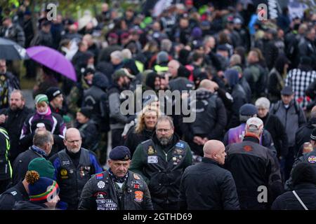 Les motards assistent au Ride to the Wall annuel, pour montrer leur soutien aux forces armées, à l'Arboretum du Mémorial national, Staffordshire. Date de la photo: Samedi 2 octobre 2021. Banque D'Images