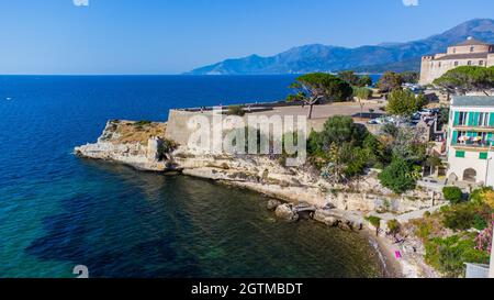 Vue aérienne du port de Saint Florent, ville côtière sur le Cap Corse en haute-Corse, France Banque D'Images