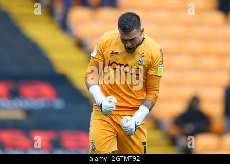 Richard O'Donnell, de Bradford City, célèbre la victoire de ses équipes lors du match Sky Bet League Two au stade d'Utilita Energy, à Bradford. Date de la photo: Samedi 2 octobre 2021. Banque D'Images