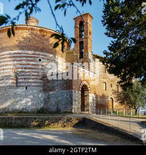 Chiusdino, Toscane, Italie - 28 juillet 2021. L'Eremo di Montesiepi qui abrite la tombe de Saint Galgano, l'épée que Galgano a conduite dans une pierre, et Banque D'Images