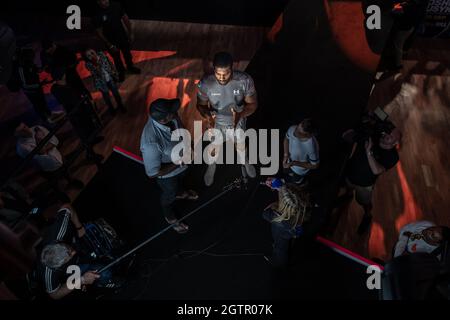 Le champion de boxe Anthony Joshua travaille et donne des interviews pour la presse à l'occasion du match 02 avant le match de samedi avec le poids lourd ukrainien invaincu Oleksandr Usyk qui se tiendra au stade Tottenham Hotspur. Londres, Royaume-Uni. Banque D'Images