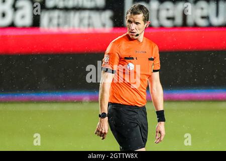 SINT-TRUIDEN, BELGIQUE - 2 OCTOBRE : arbitre Jan Boterberg lors du match de Jupiler Pro League entre Sint-Truidense VV et KV Oostende à Stayen le 2 octobre 2021 à Sint-Truiden, Belgique (photo de Joris Verwijst/Orange Pictures) Banque D'Images