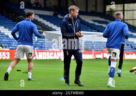 OLDHAM, ROYAUME-UNI. 2 OCT Harrison McGahey d'Oldham Athletic lors du match Sky Bet League 2 entre Oldham Athletic et Harrogate Town à Boundary Park, Oldham, le samedi 2 octobre 2021. (Credit: Eddie Garvey | MI News) Credit: MI News & Sport /Alay Live News Banque D'Images