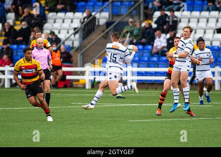 Coventry, Royaume-Uni. 02 octobre 2021. Tom Emery de Coventry Rugby vu en action pendant le match de championnat Green King entre Coventry Rugby et Richmond Rugby à Butts Park Arena à Coventry.(score final; Coventry10:5 Richmond) (photo de Patrick Anthonisz/SOPA Images/Sipa USA) crédit: SIPA USA/Alay Live News Banque D'Images