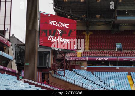 Birmingham, Royaume-Uni. 02 octobre 2021. Vue générale à l'intérieur du stade pendant le match de la Barclays FA Womens Super League entre Aston Villa et Arsenal à Villa Park à Birmingham, Angleterre crédit: SPP Sport Press photo. /Alamy Live News Banque D'Images