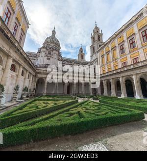 Palais du cloître et basilique de Mafra - Mafra, Portugal Banque D'Images