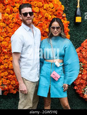 PACIFIC PALISADES, LOS ANGELES, CALIFORNIE, États-Unis - OCTOBRE 02 : l'acteur Bryan Greenberg et la femme/actrice Jamie Chung arrivent au Veuve Clicquot Polo Classic Los Angeles 2021 qui s'est tenu au parc historique national Will Rogers le 2 octobre 2021 à Pacific Palisades, Los Angeles, Californie, États-Unis. (Photo de Xavier Collin/image Press Agency) Banque D'Images