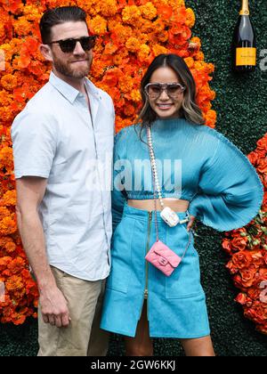 PACIFIC PALISADES, LOS ANGELES, CALIFORNIE, États-Unis - OCTOBRE 02 : l'acteur Bryan Greenberg et la femme/actrice Jamie Chung arrivent au Veuve Clicquot Polo Classic Los Angeles 2021 qui s'est tenu au parc historique national Will Rogers le 2 octobre 2021 à Pacific Palisades, Los Angeles, Californie, États-Unis. (Photo de Xavier Collin/image Press Agency/Sipa USA) Banque D'Images